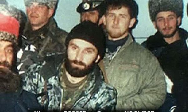 1996. First Russian-Chechen War. Ramzan Kadyrov (from right) and Shamil Basayev (left) - well known field commander who declared jihad against Russia.